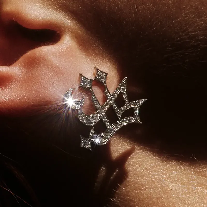 Boucle d’oreille Habibi pavée de diamants